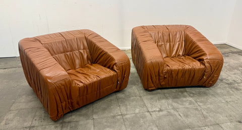 Pair of vintage Piumino armchairs by De Pas, D'Urbino & Lomazzi in leather, Italy, 1970's