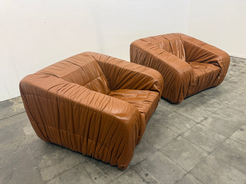 Pair of vintage Piumino armchairs by De Pas, D'Urbino & Lomazzi in leather, Italy, 1970's