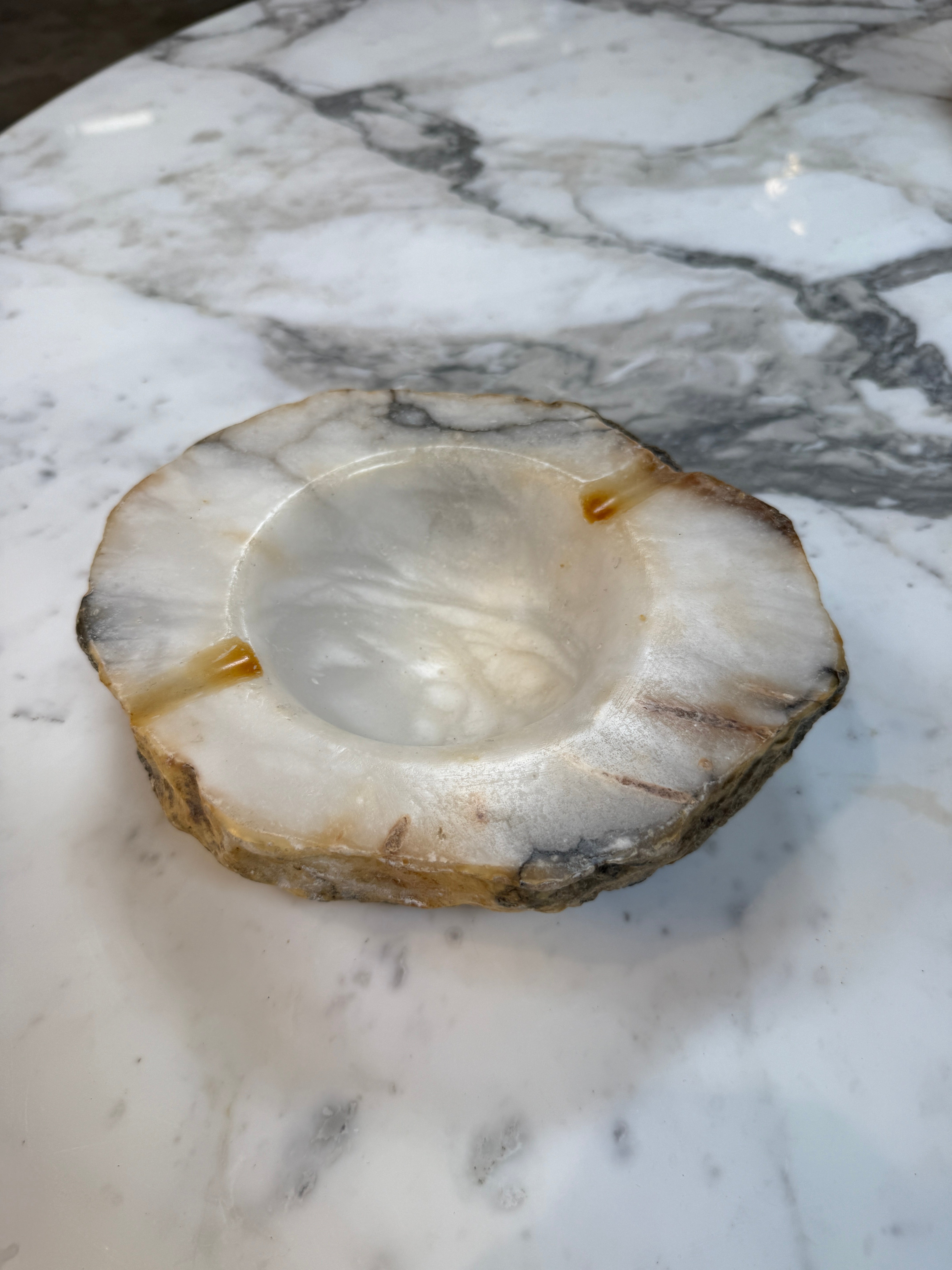 Vintage Natural-Edge Marble Ashtray – White & Gray Veined Stone