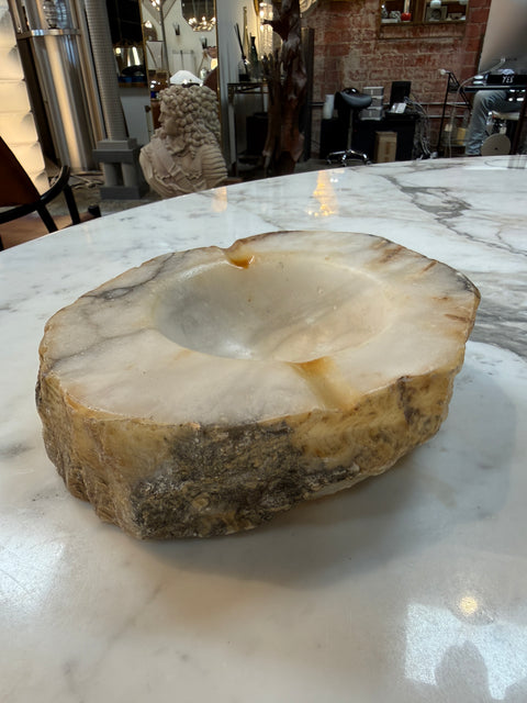 Vintage Natural-Edge Marble Ashtray – White & Gray Veined Stone