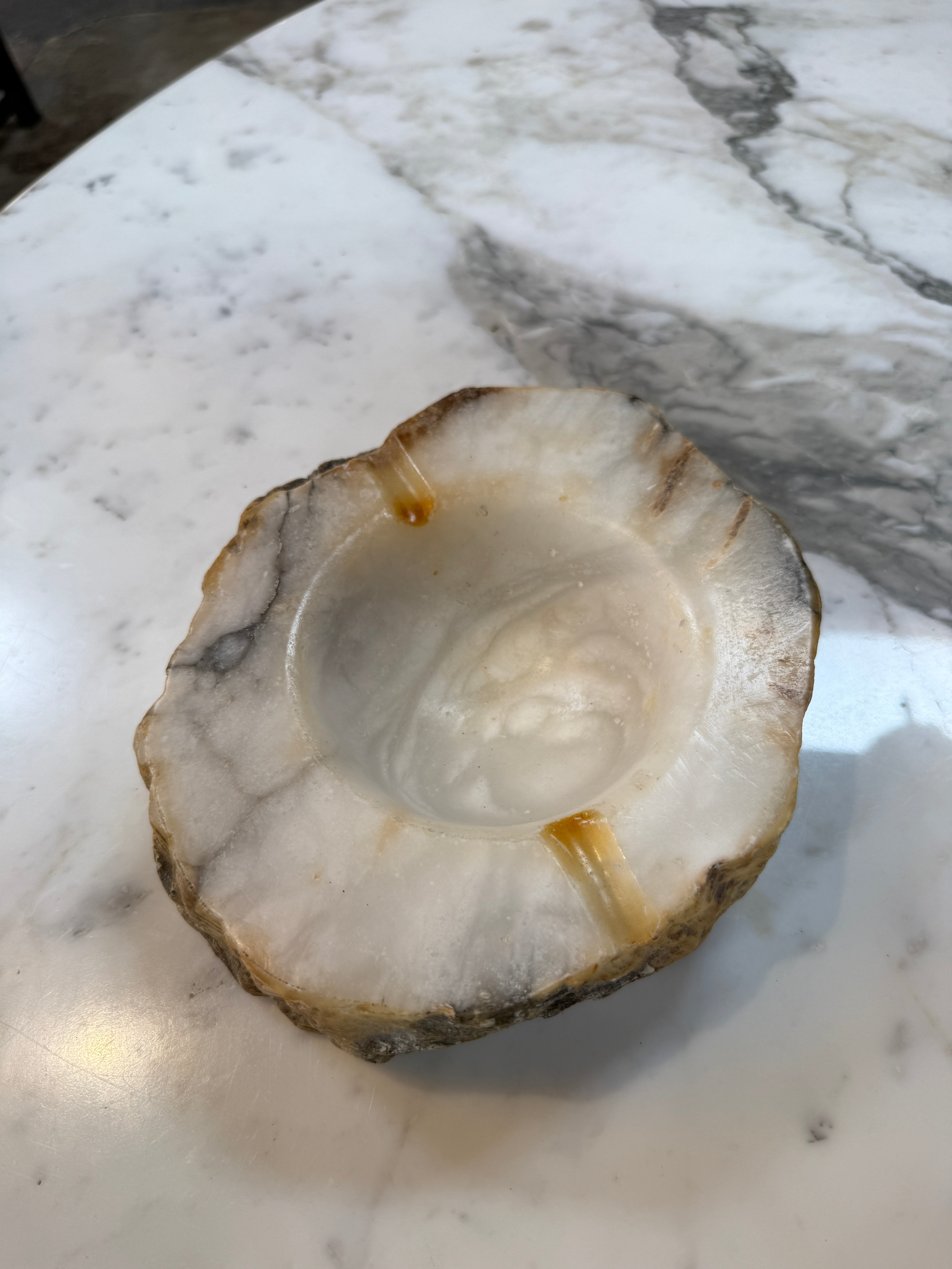 Vintage Natural-Edge Marble Ashtray – White & Gray Veined Stone