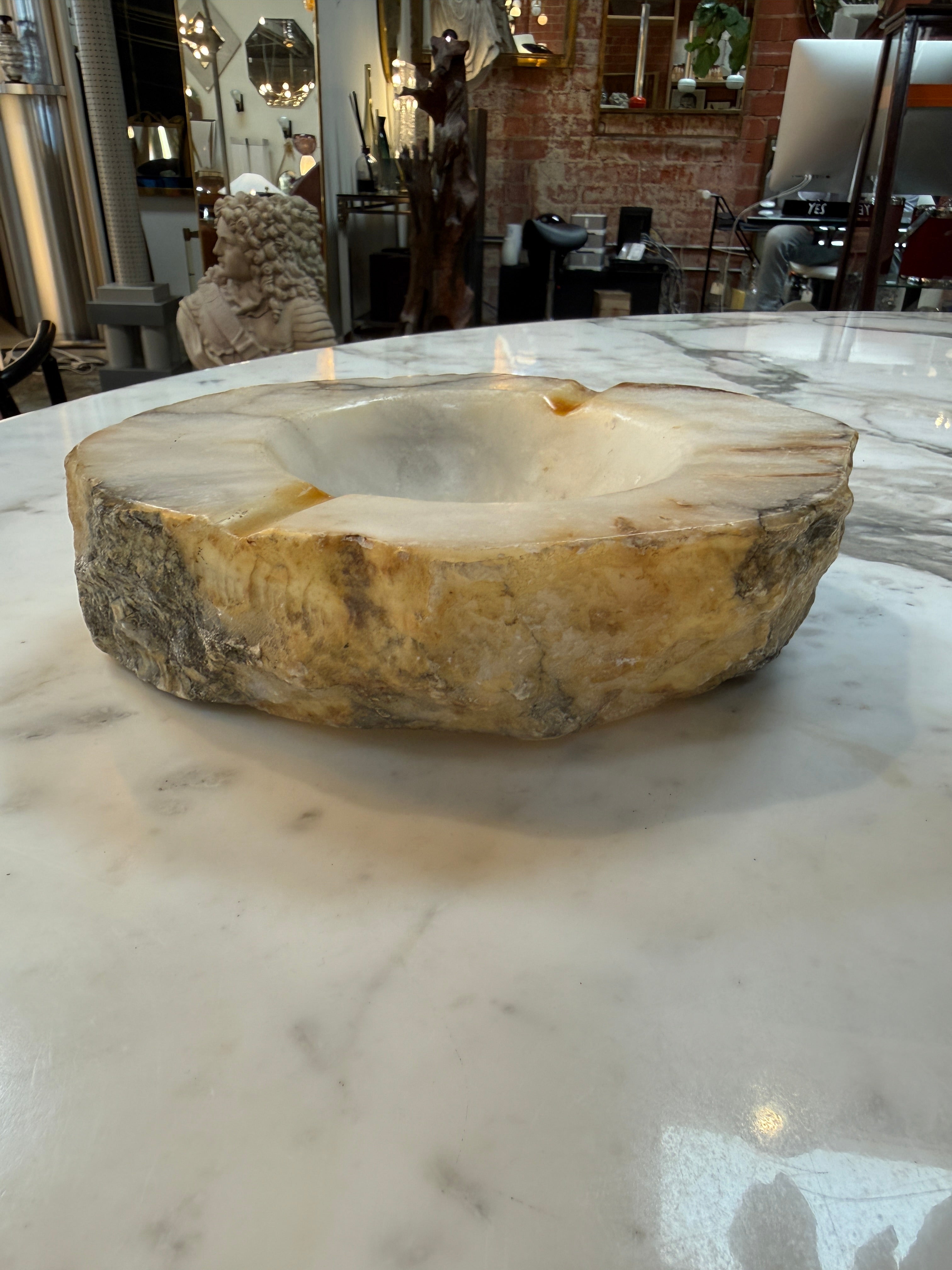Vintage Natural-Edge Marble Ashtray – White & Gray Veined Stone