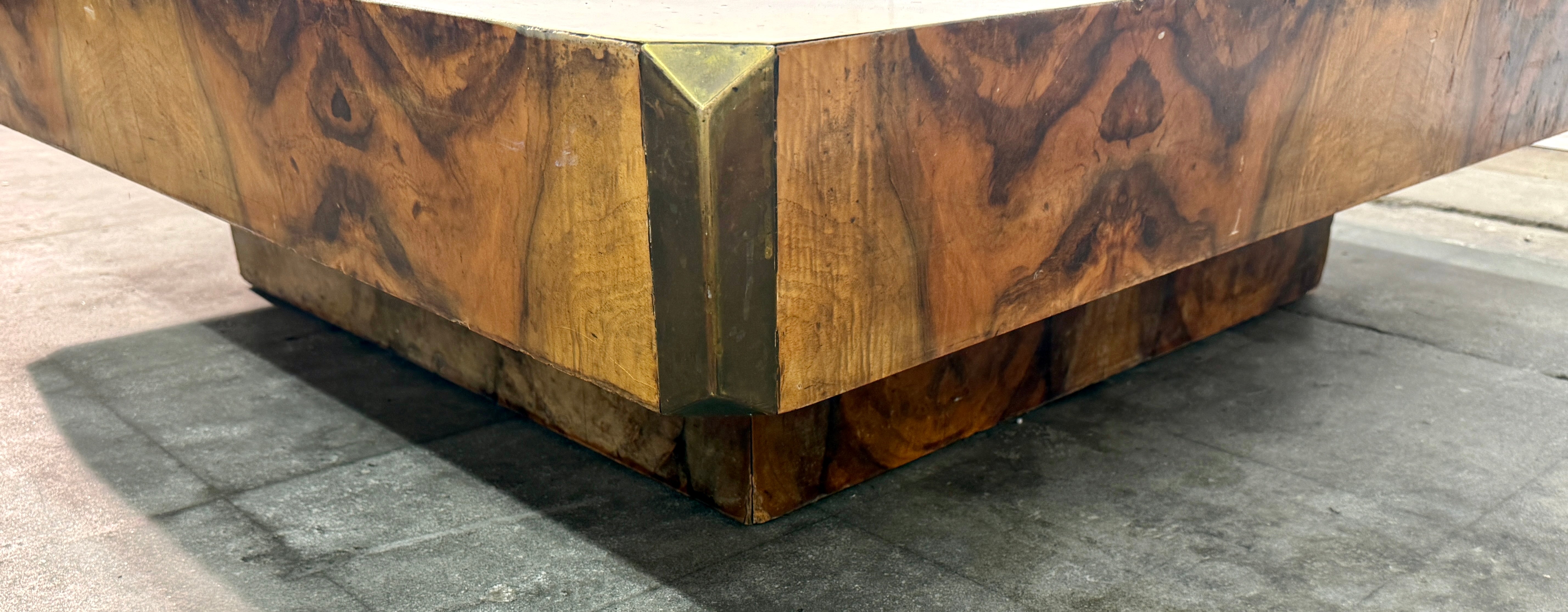 Willy Rizzo Burl Wood and Brass Coffee Table, Italy, 1970s