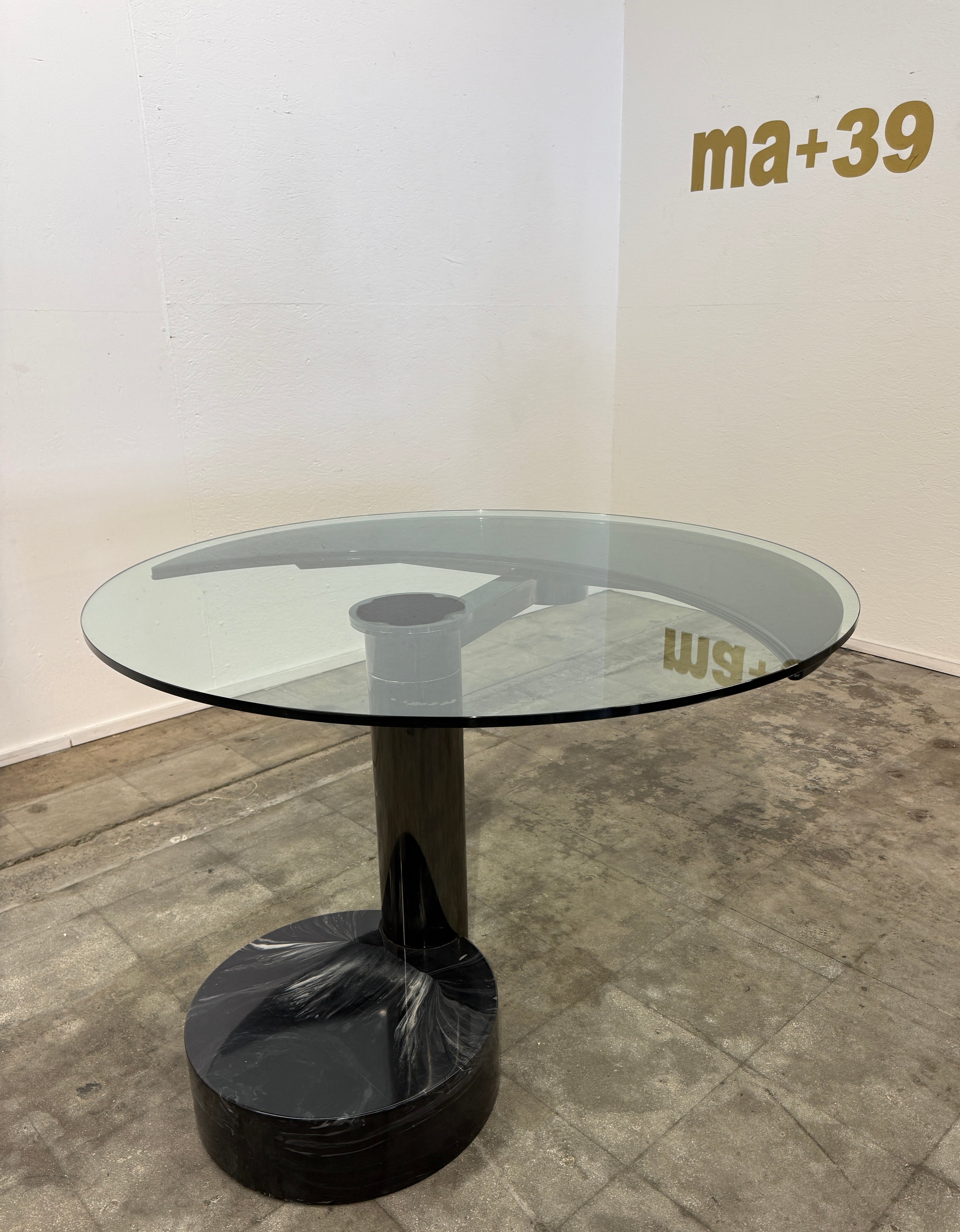 “Moon” Extendable Dining Table by Mario Mazzer for Zanette