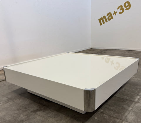 White Lacquer Coffee Table Attributed to Willy Rizzo