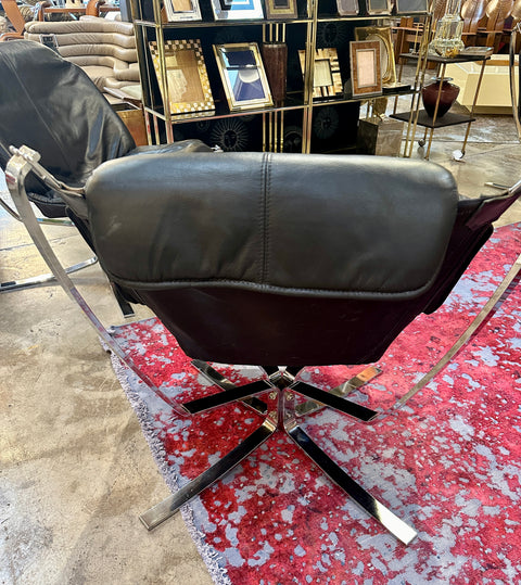 Mid-Century Falcon Chair by Sigurd Ressel, 70s. A pair available