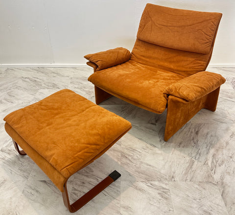 Mid century Italian Saporiti  Lounge Chairs and Ottomans by Giovanni Offredi