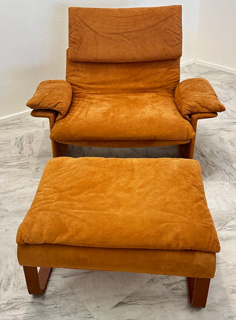 Mid century Italian Saporiti  Lounge Chairs and Ottomans by Giovanni Offredi