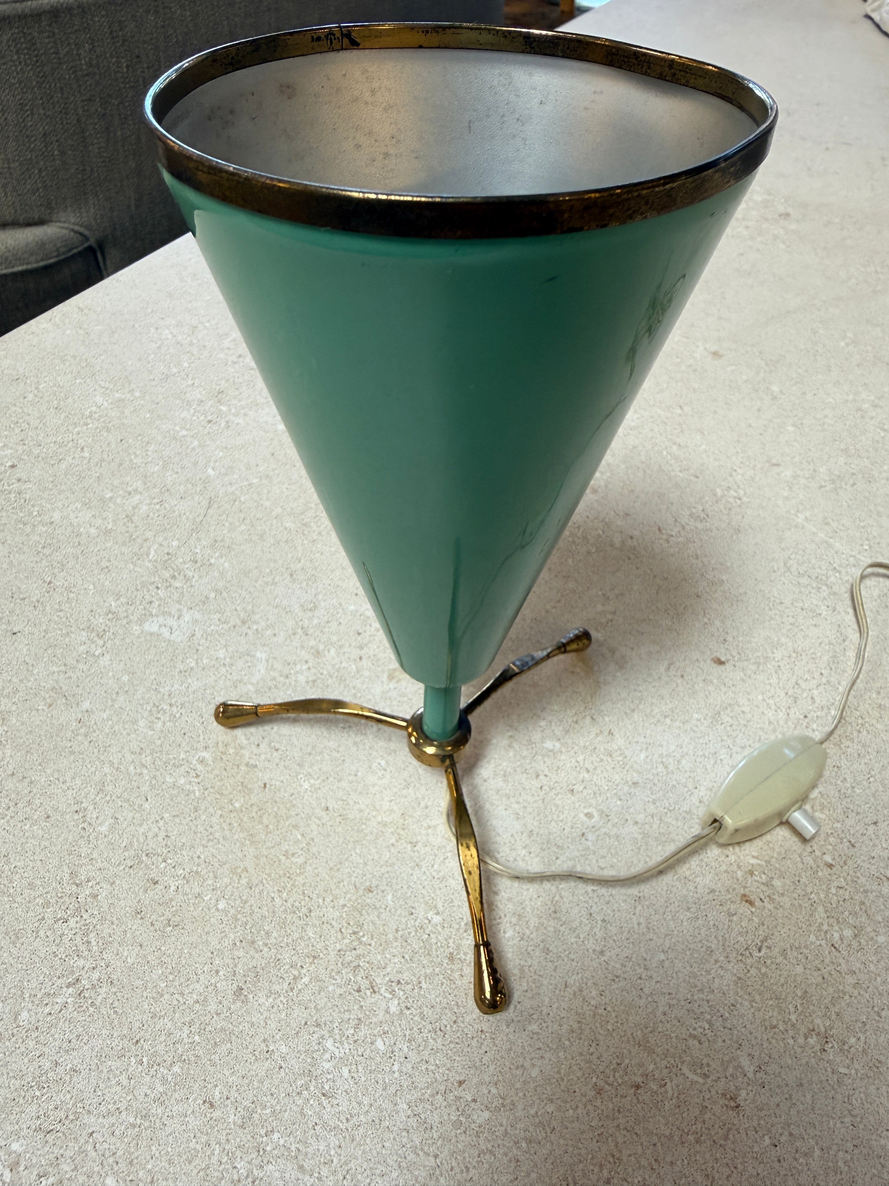 Rare Table Lamp in Brass and Lacquered Metal, Stilnovo Style, Italy, 1950s