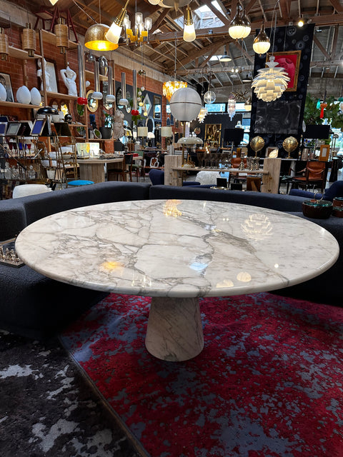 Angelo Mangiarotti Calacatta  Marble Round Oversize Dining Table, 1970s