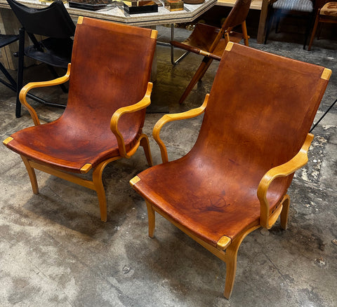 Pair of Bruno Mathsson "Eva" Easy Chairs in Brown Original Leather, Sweden 1970s